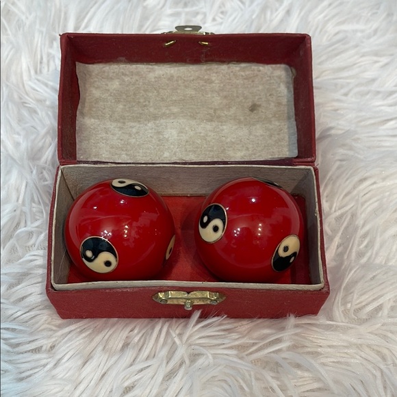 Red Yin Yang Baoding Balls - Picture 1 of 3